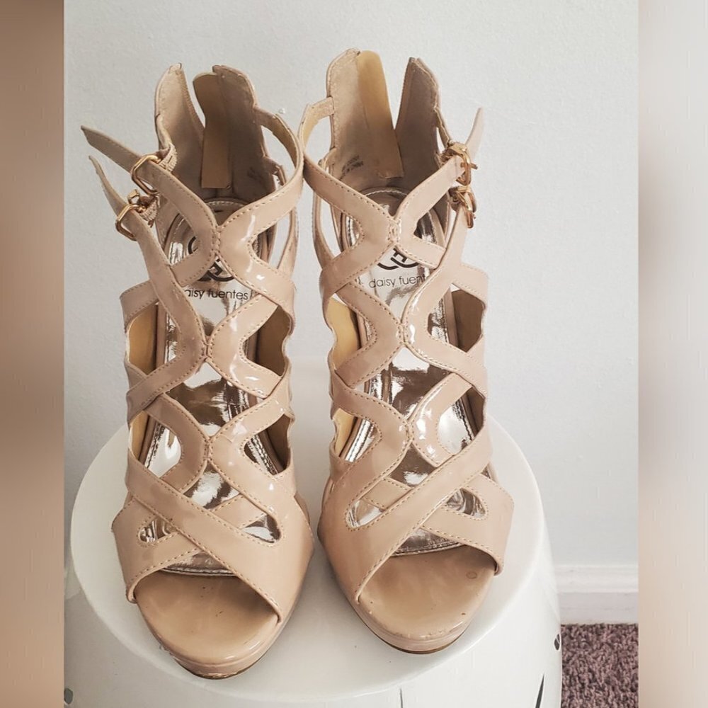 💃 Nude Beige Patent And Gold Glitter Strappy Stiletto Shoes 🌴